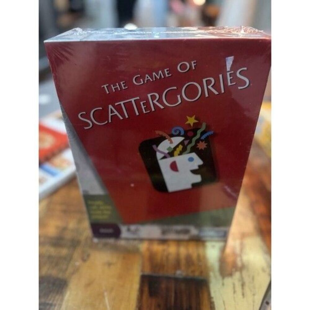 Parker Brothers Scattergories Party Game Strategy Theme 20-Sided Die Adult